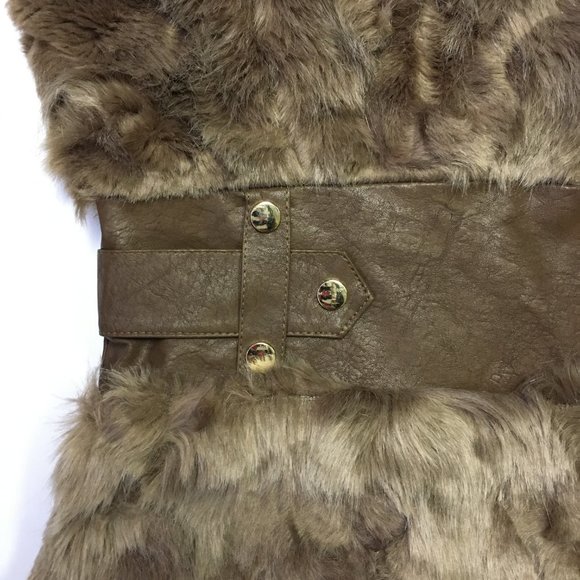 Faux fur vest with zipper - Picture 9 of 15